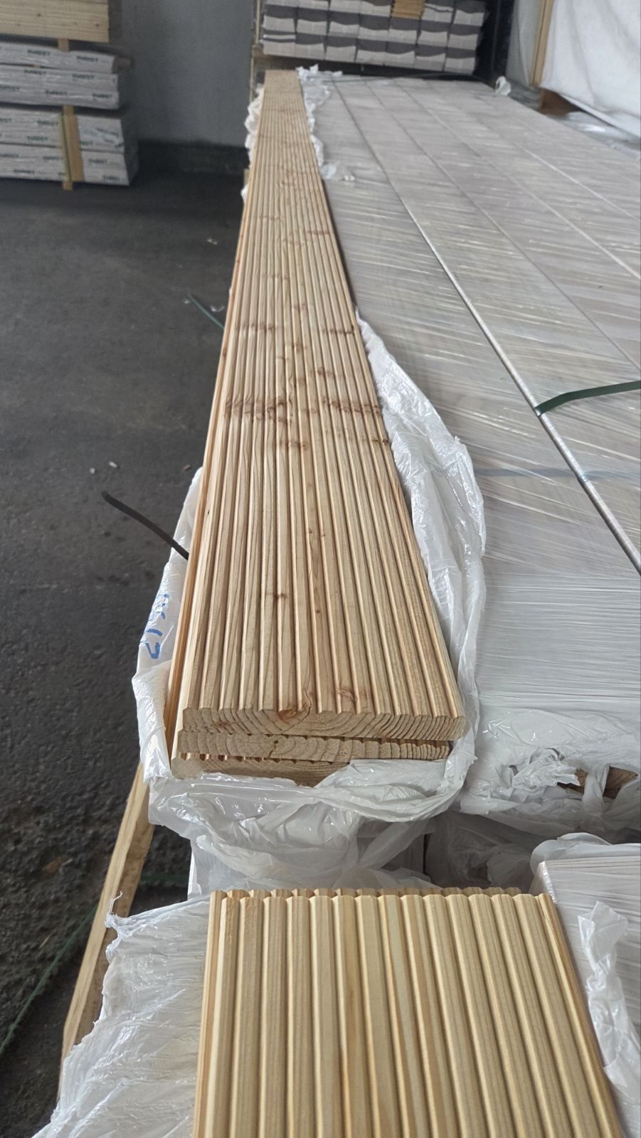 Paket dekinga, rebrasta površina